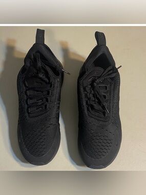 Nike triple black 270 air max 7.5